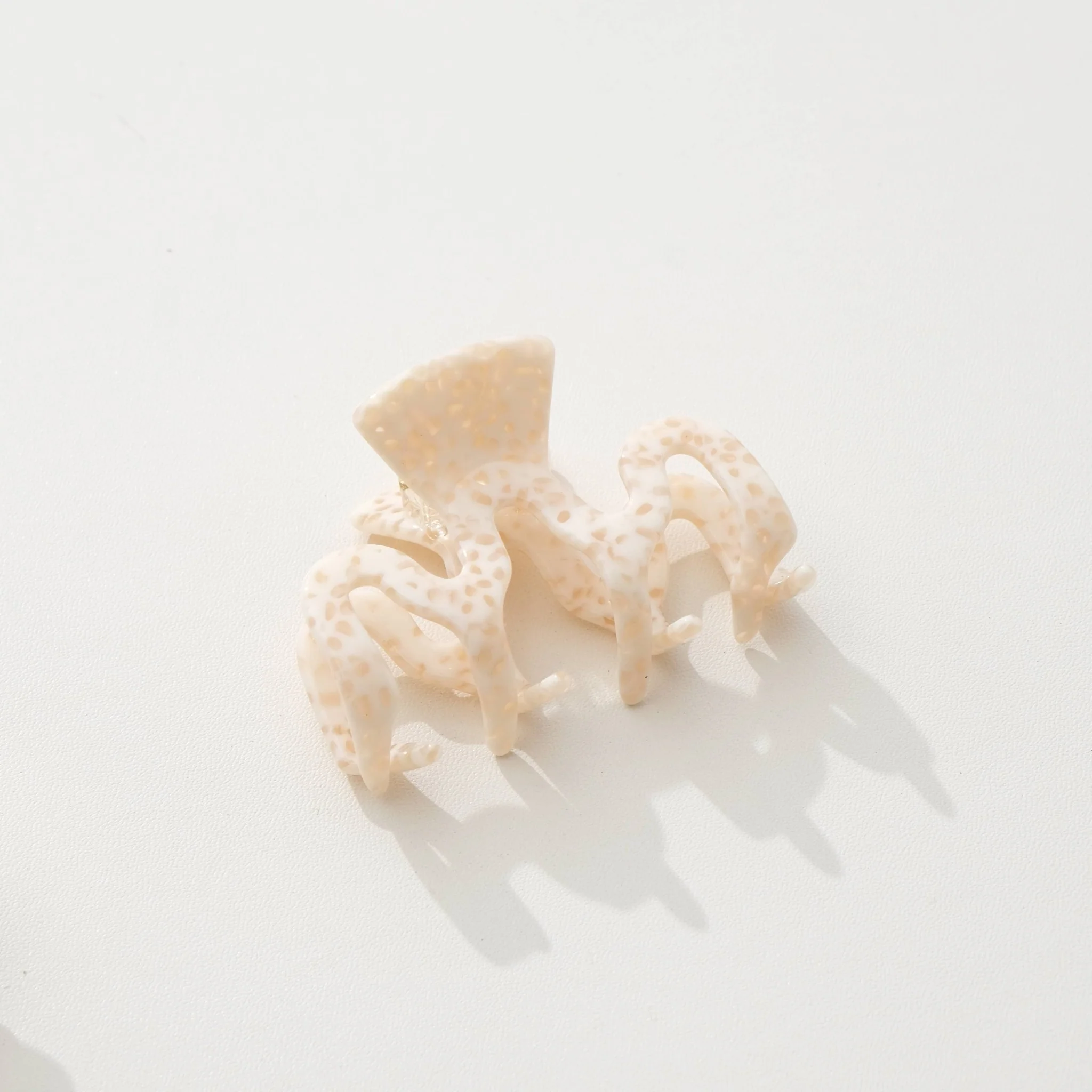 Apricot Crème | Small/Medium Claw Clips - Image 4