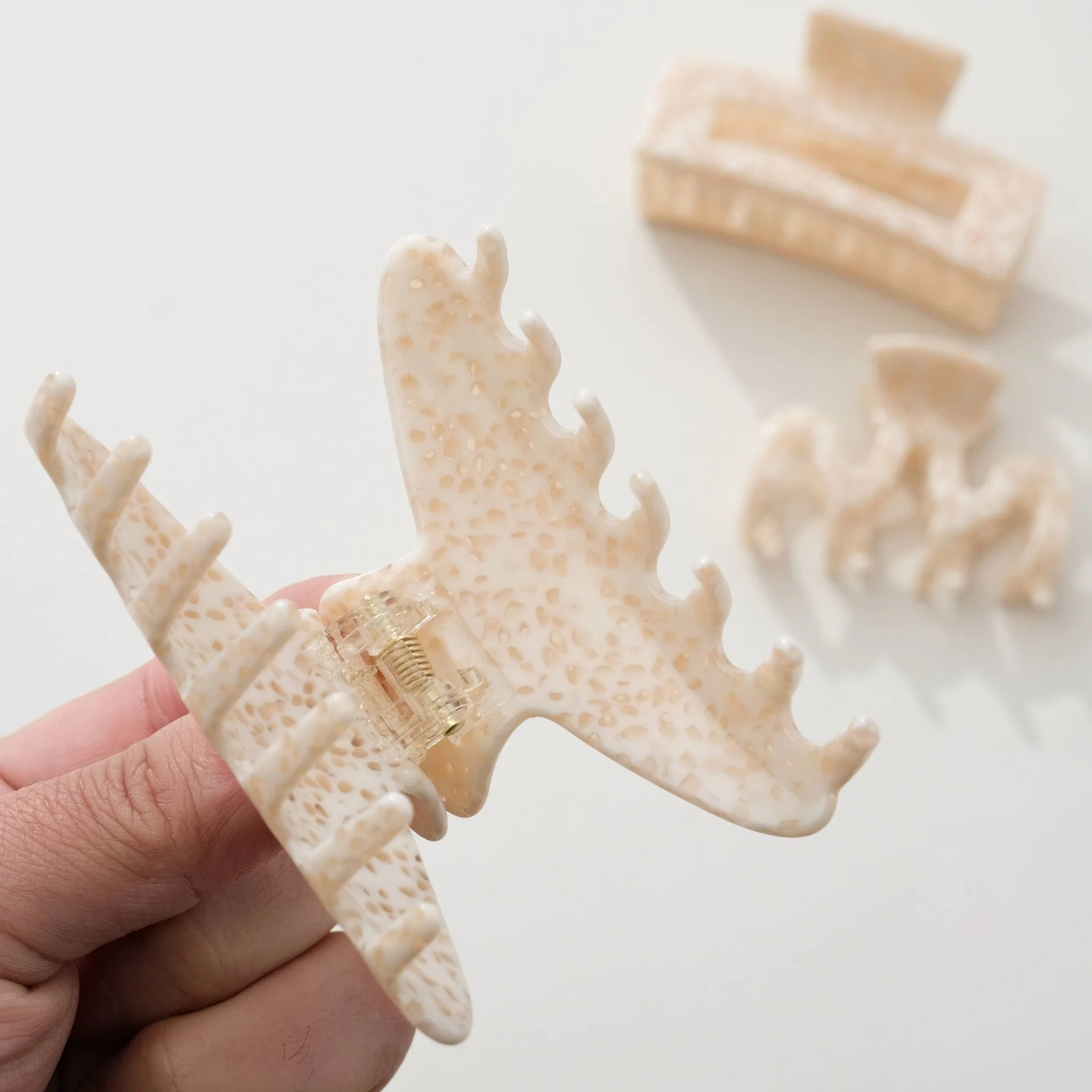Apricot Crème | Small/Medium Claw Clips - Image 6