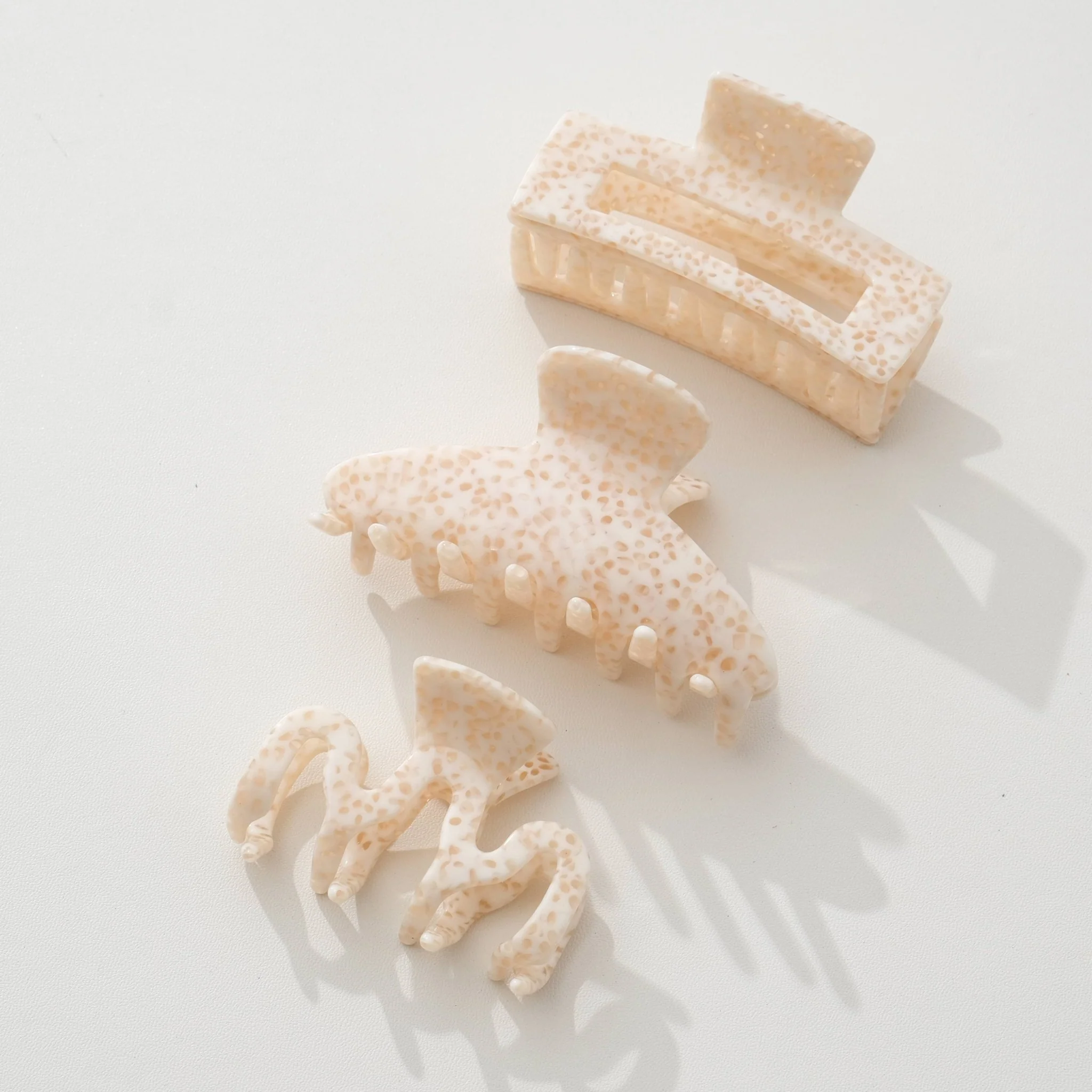 Apricot Crème | Small/Medium Claw Clips - Image 9