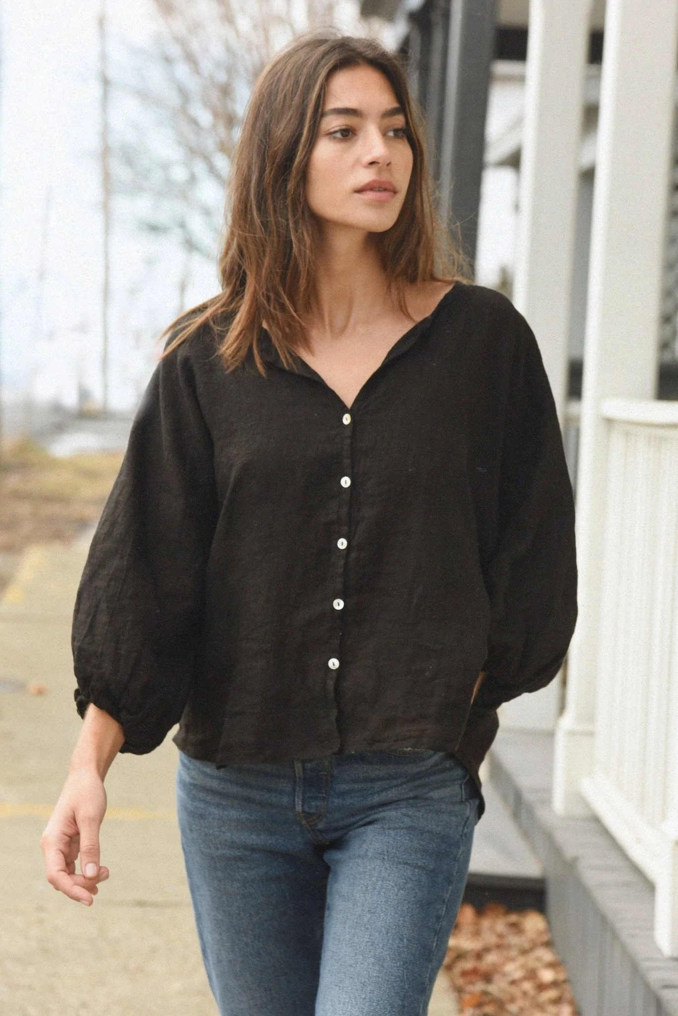 The Lily Linen Blouse | Noir - Image 3
