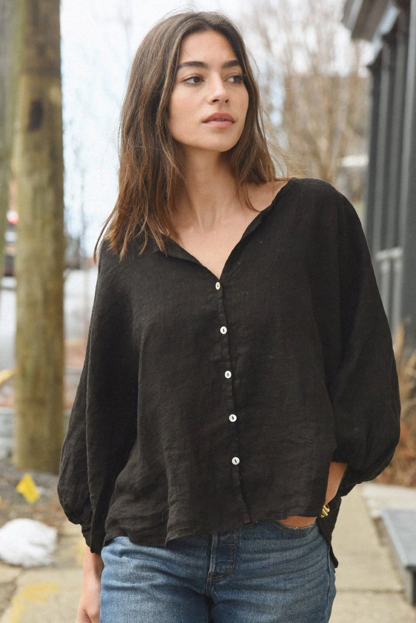 The Lily Linen Blouse | Noir - Image 5