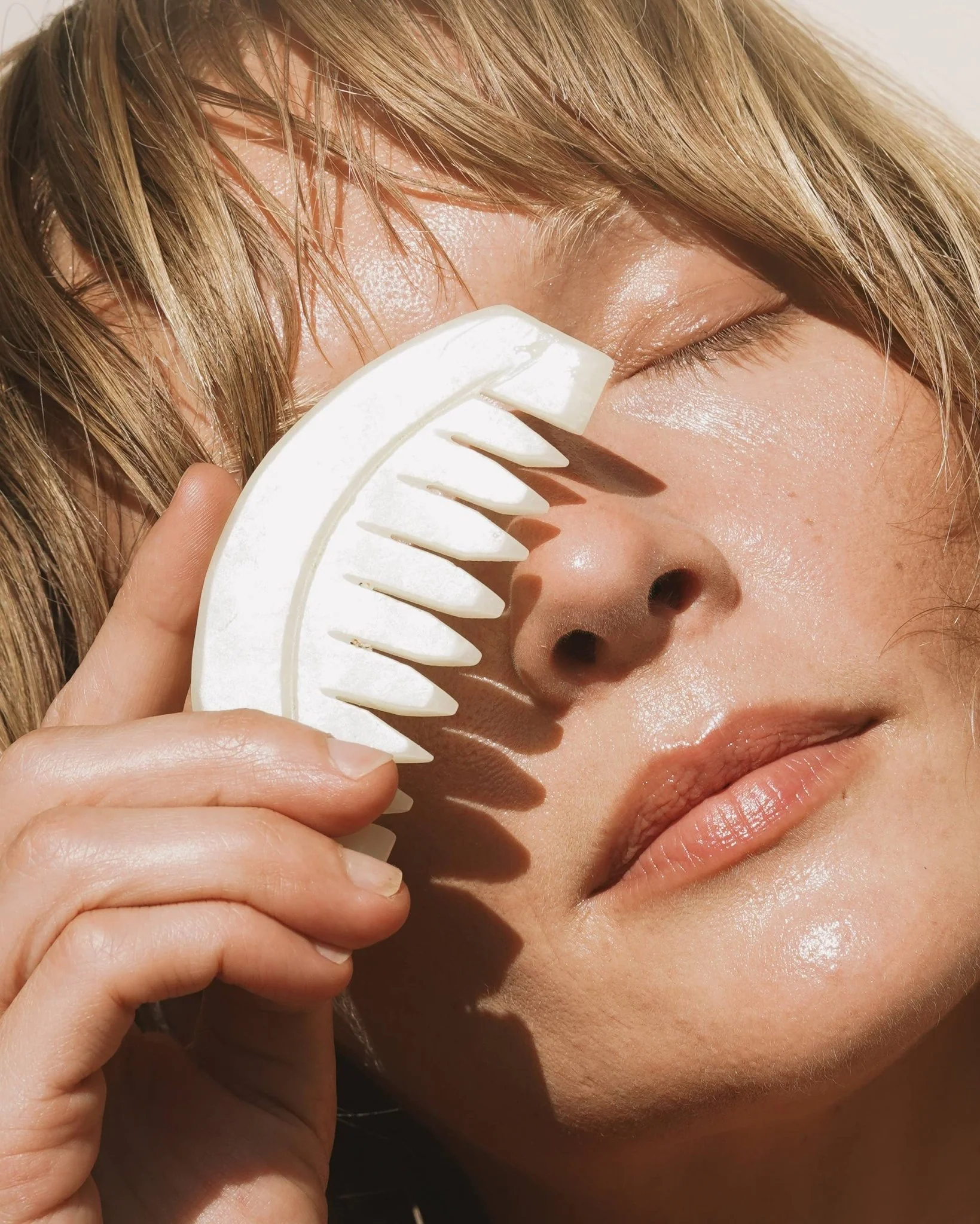 Gua Sha Scalp Comb - Image 4